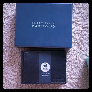 Brand new Perry Ellis men’s wallet